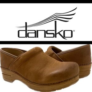 Dansko Classic Clogs, Size EU 40 US 9.5-10 R, Timeless Comfort! 🌟